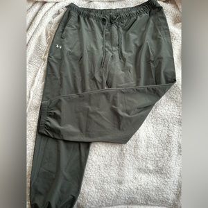 Under armour olive green joggers with pockets